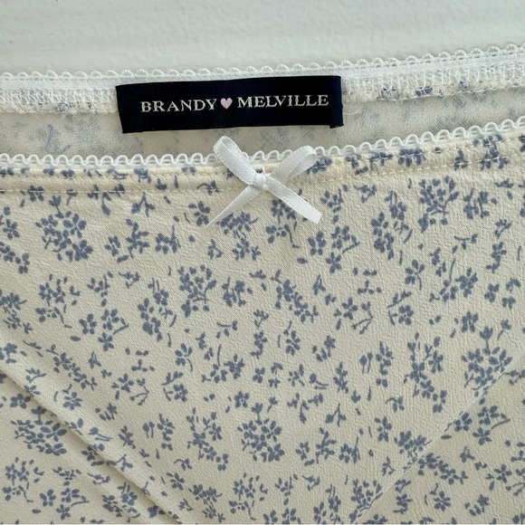 Brandy Melville Sephira Floral Skirt - Picture 5 of 6